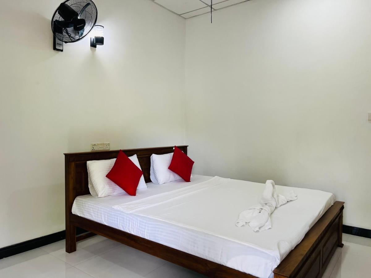 Sigiri Budget Homestay Сигирия Екстериор снимка